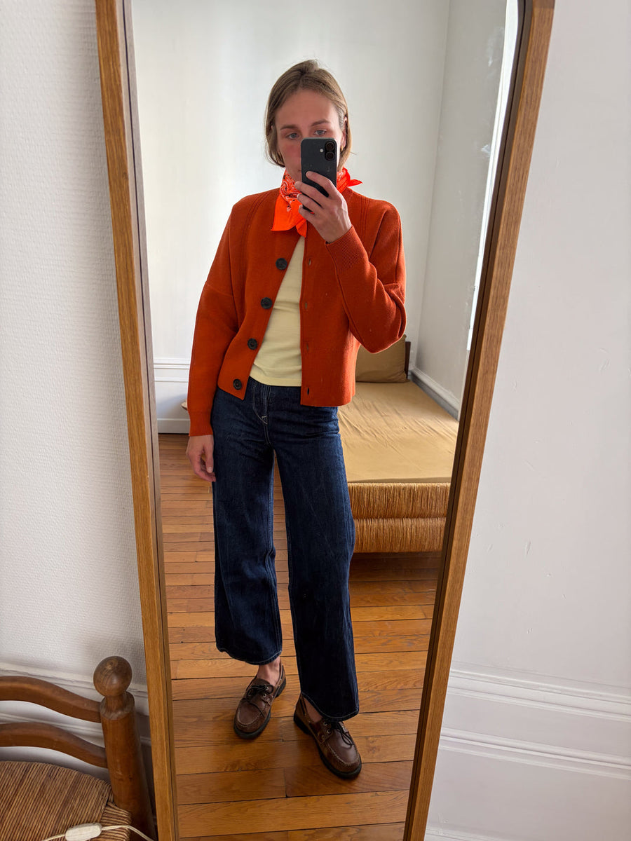 Treize looks portés par Alice