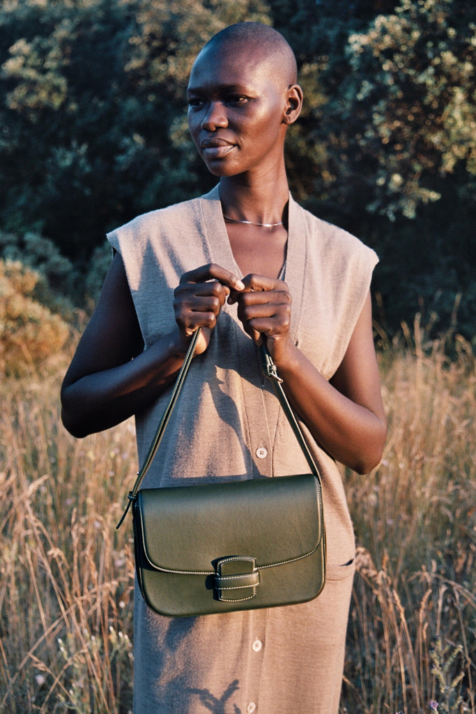 <tc>The Crossbody · Smooth Leather · Khaki · Limited Edition</tc>