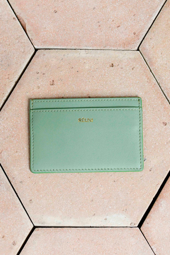 <tc>The Card Holder · Limited Edition</tc>