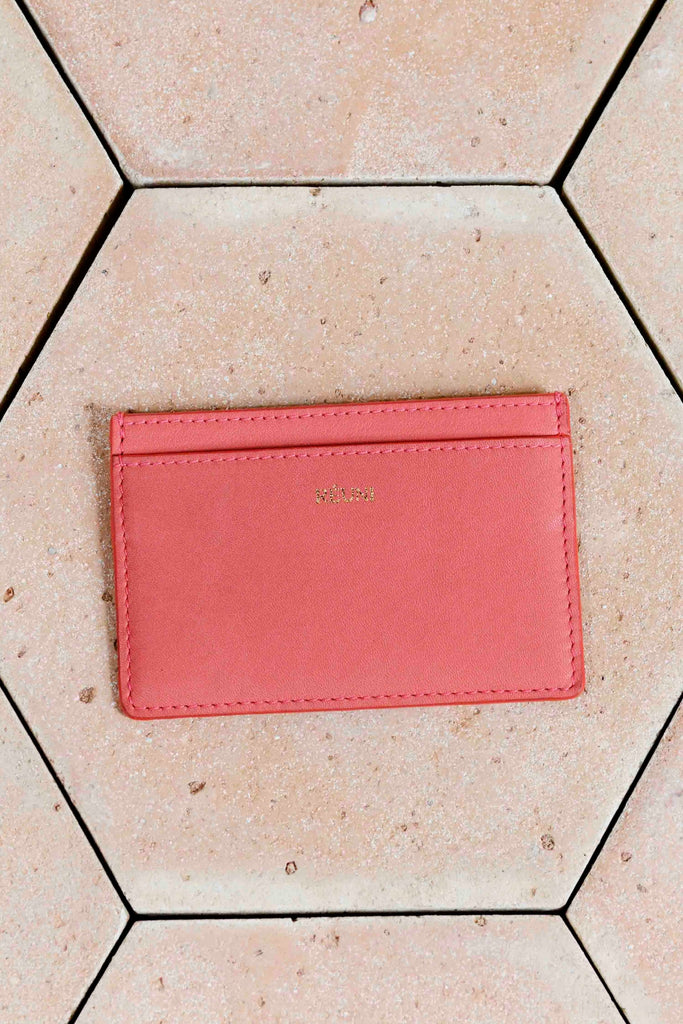 <tc>The Card Holder · Limited Edition</tc>