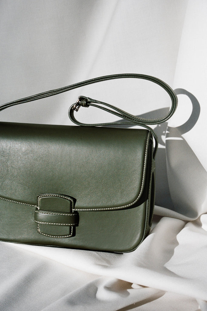 <tc>The Crossbody · Smooth Leather · Khaki · Limited Edition</tc>