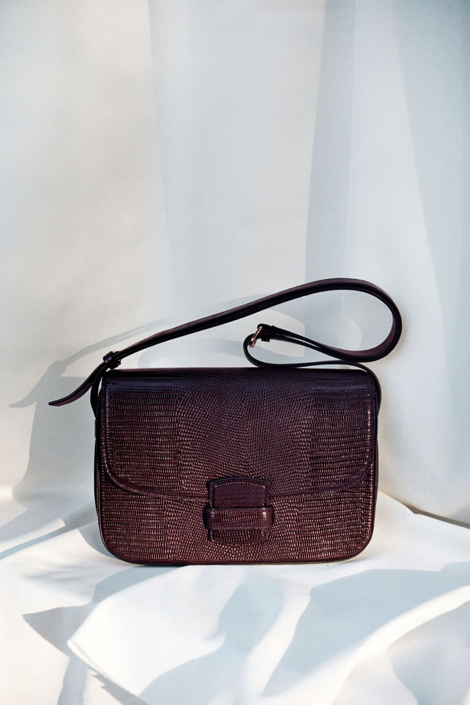 <tc>The Crossbody · Embossed Lizard Leather · Cherry · Limited Edition</tc>