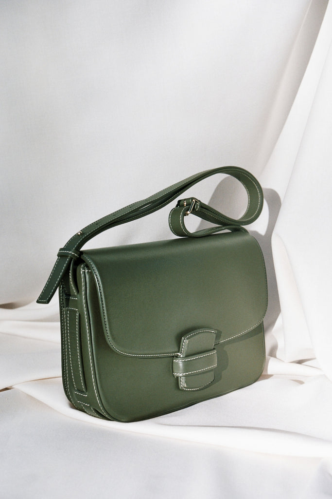 <tc>The Crossbody · Smooth Leather · Khaki · Limited Edition</tc>