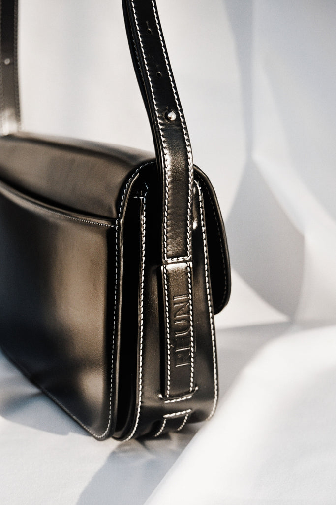 Le Crossbody · Cuir Liégé · Noir · Édition Limitée