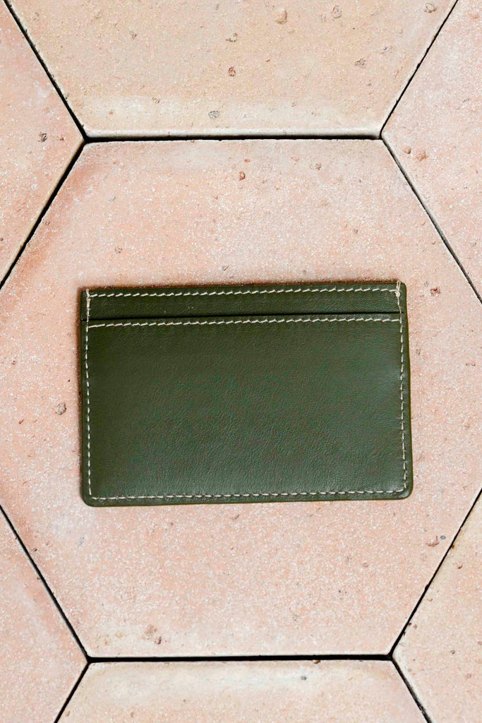 <tc>The Card Holder · Limited Edition</tc>