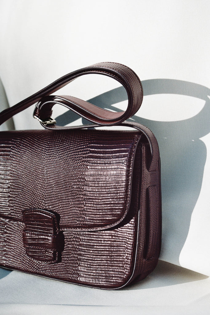 <tc>The Crossbody · Embossed Lizard Leather · Cherry · Limited Edition</tc>