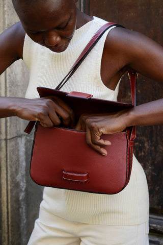 Le Crossbody · Cuir Grainé · Griotte · Édition Limitée