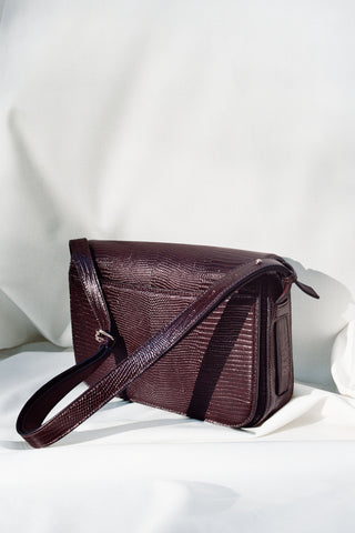 Le Crossbody · Cuir Embossé Lézard · Cerise · Édition Limitée